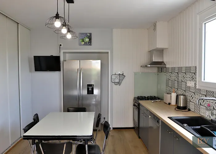 Le De Mellonia - 7 Hébergement de vacances Pouzauges